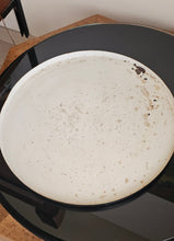 Load image into Gallery viewer, Lampada da tavolo conica in vetro opalino bianco
