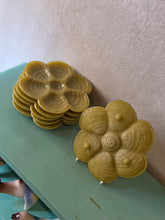 Load image into Gallery viewer, Set di piatti (6) in vetro opalino da ostriche/frutti di mare Cristallerje Portieux
