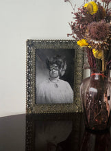 Load image into Gallery viewer, Stampa &quot;Nonna Usa&quot; con cornice d&#39;epoca- Marvellini
