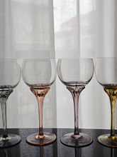 Load image into Gallery viewer, Calici colorati di Bohemia
