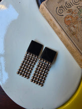 Load image into Gallery viewer, Orecchini in bachelite placcati argento anni '80
