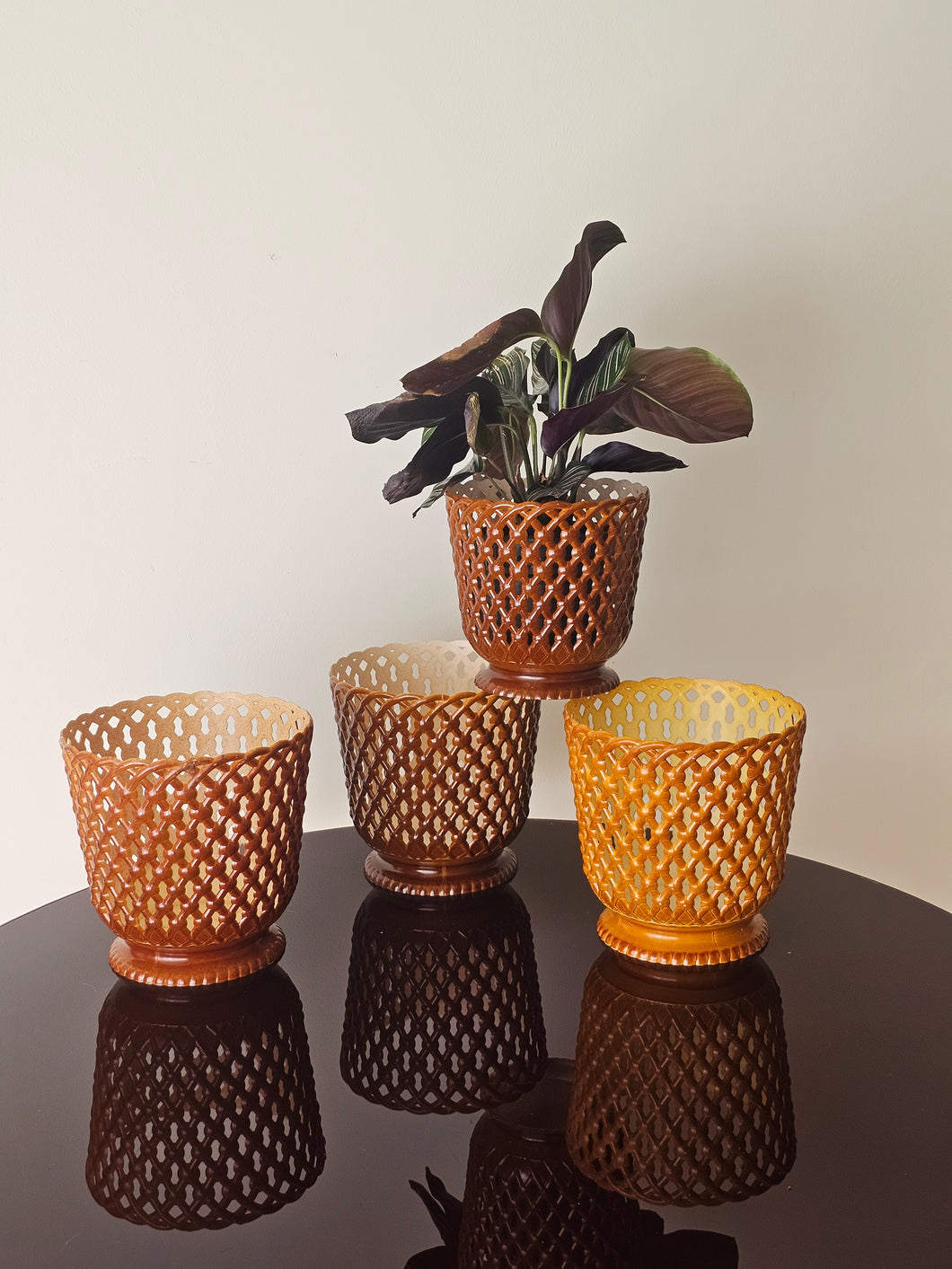 Cachepot in plastica anni '70 di provenienza francese (terra di Siena)