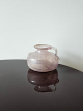 Load image into Gallery viewer, Vaso in vetro soffiato tecnica Scavo
