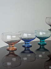 Load image into Gallery viewer, Coppette gelato in vetro soffiato colorato
