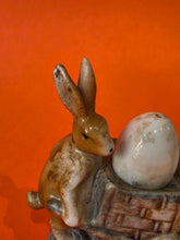 Load image into Gallery viewer, Set da tavola per sale e pepe "coniglietto"
