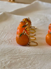 Load image into Gallery viewer, Portachiavi con frutta vintage (arancia)
