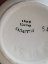 Load image into Gallery viewer, Tazze "Moi et Toi" bianche con decoro dorato Pillivuyt
