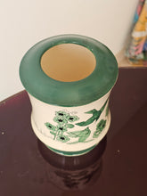 Load image into Gallery viewer, Vaso decorato a mano Lavenia firmato Fiordebò 1929
