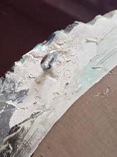 Load image into Gallery viewer, Specchio con cornice in gesso effetto bronzo
