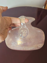 Load image into Gallery viewer, Vaso in vetro soffiato tecnica Scavo
