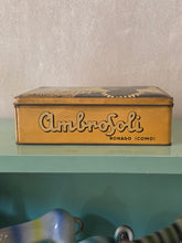 Load image into Gallery viewer, Scatola d'epoca  Caramelle Moretta di Ambrosoli (anni '50)
