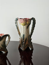 Load image into Gallery viewer, Tris di vasi decorativi barbotine primi '900
