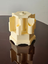 Load image into Gallery viewer, Giostra musicale porta sigarette in bachelite - marchio Secol
