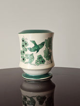 Load image into Gallery viewer, Vaso decorato a mano Lavenia firmato Fiordebò 1929
