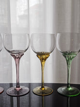 Load image into Gallery viewer, Calici colorati di Bohemia
