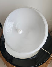 Load image into Gallery viewer, Lampada da tavolo conica in vetro opalino bianco
