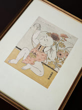 Load image into Gallery viewer, Stampa su seta con cornice "Boy with pet rat" Isoda Koryusai

