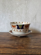Load image into Gallery viewer, Tazza da tè o ciotola antica in porcellana con decoro inglese
