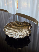 Load image into Gallery viewer, Ciotola svuotatasche conchiglia placcata argento Porciani
