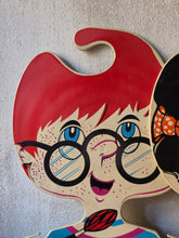 Load image into Gallery viewer, Grucce appendiabiti in plastica con bambini
