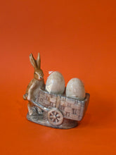 Load image into Gallery viewer, Set da tavola per sale e pepe "coniglietto"
