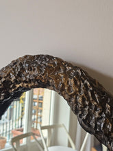 Load image into Gallery viewer, Specchio con cornice in gesso effetto bronzo
